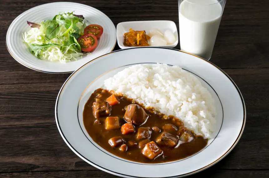 よこすか海軍カレーとは